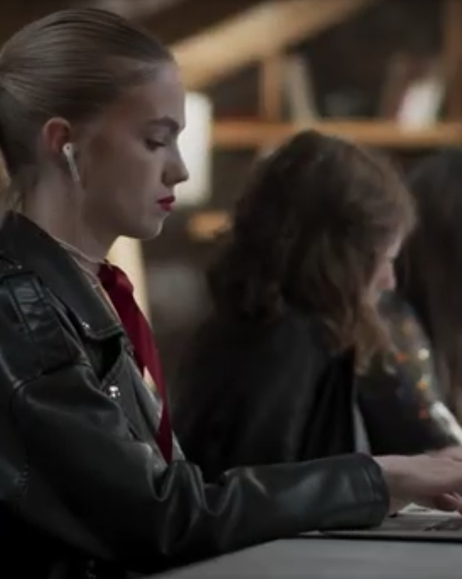 Кто из 12 молодых писателей станет лучшим? Каким получилось первое литературное реалити-шоу "Новое слово"