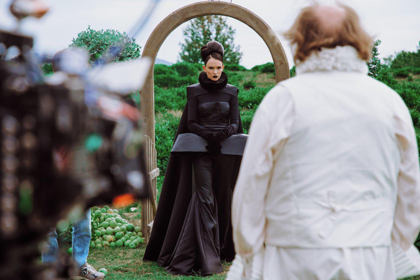 Паулина Андреева в роли Герцогини.