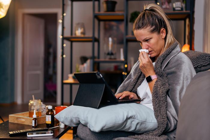 Власти предложили новый режим труда: болеть и работать одновременно