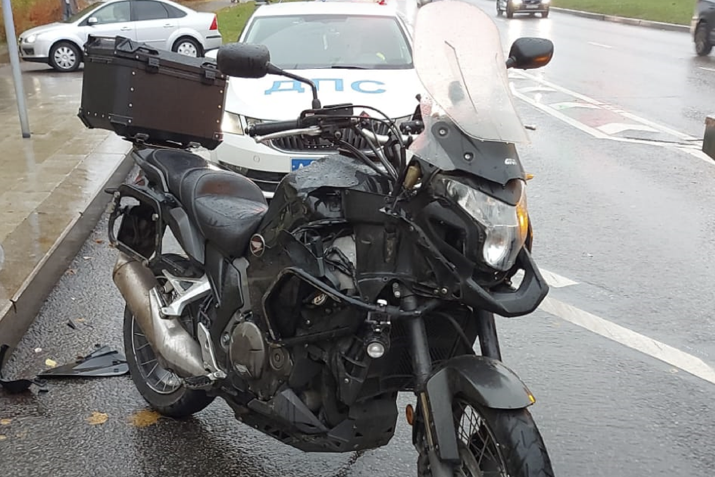 Максим Ликсутов: эвакуаторы "Московского паркинга" переместили 298 повреждённых мотоциклов бесплатно с начала года