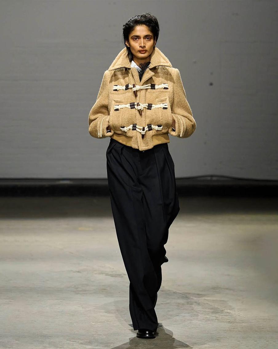 Несмотря на дброский дизайн, дафлкот – довольно универсальная модель.