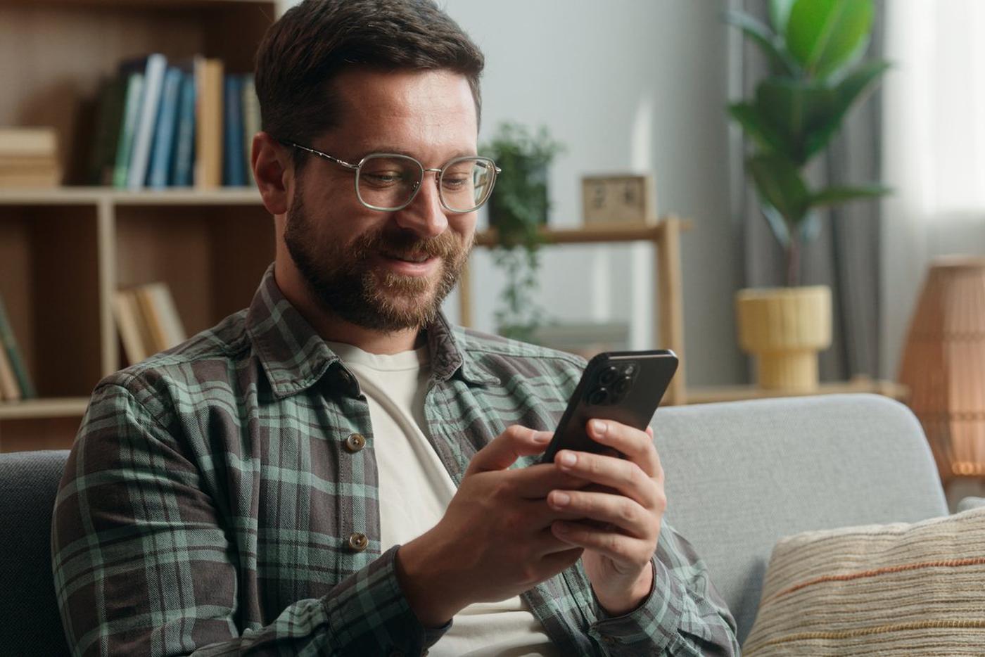 Россиянам объяснили риски потери мобильного номера и доступа к банкам