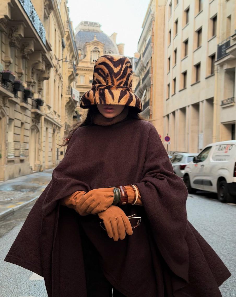 Шапки, шарфы и перчатки: стильные зимние аксессуары для любого образа