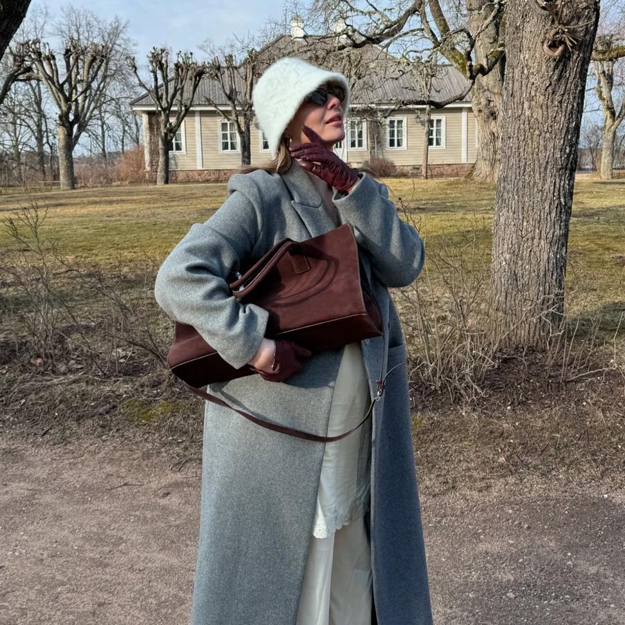 Дизайн шляпки-клош сочетает в себе практичность и визуальную изящность.