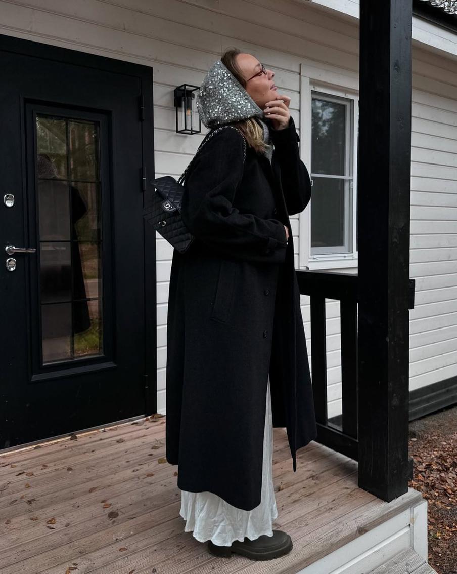 Капор остаётся актуальным вот уже несколько сезонов.