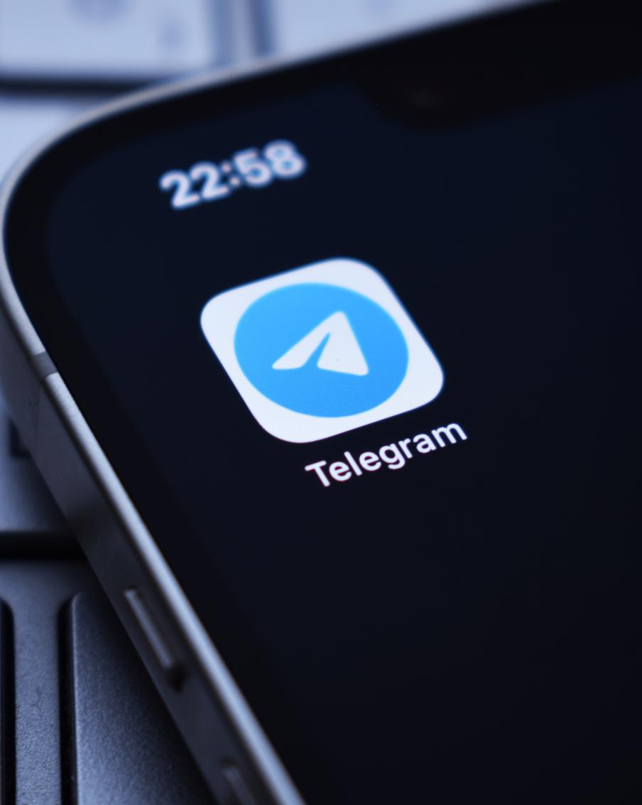 Telegram сообщил о блокировке более пятисот тысяч групп и каналов за один день. Мессенджер зафиксировал крупнейший суточный объём блокировок с начала февраля текущего года