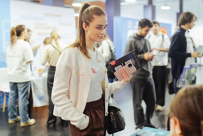 Программы стажировок и ярмарка вакансий: что ждет молодежь на московском форуме "Город. Карьера. Бизнес"