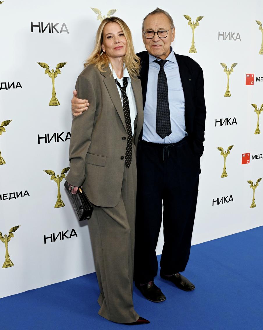 Как Юлия Высоцкая рассказала о приёмной дочери впервые