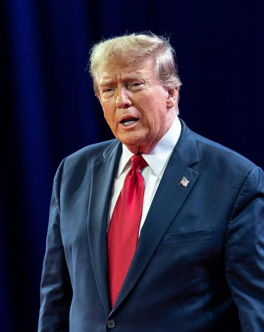 В США планируют отговорить Дональда Трампа от возобновления ядерных испытаний. Американские чиновники планируют встретиться с представителями Белого дома и Совета нацбезопасности США для того, чтобы отговорить президента страны Дональда Трампа от возобновления ядерных испытаний