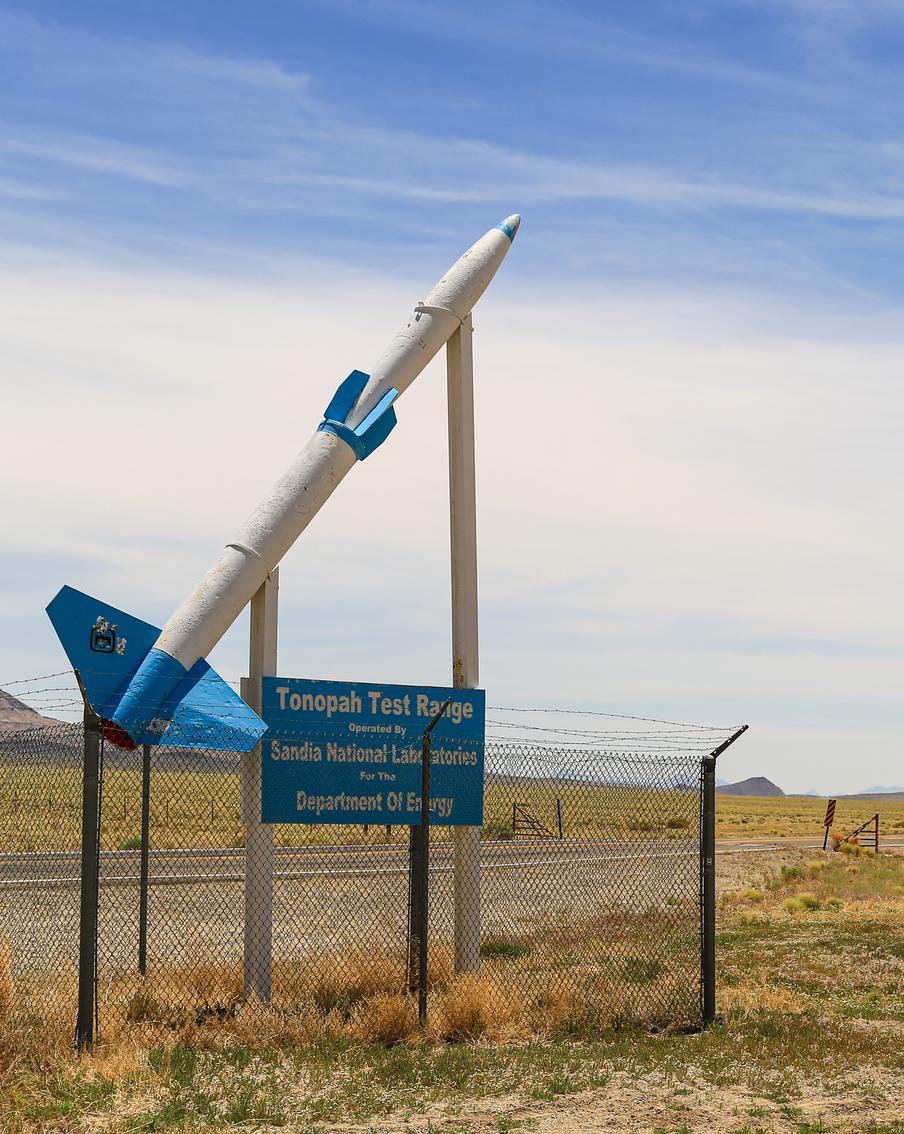 В США сообщили о прошедших в стране испытаниях термоядерной бомбы. Американские военные провели учения по отработке использования термоядерной бомбы на полигоне в Неваде. Отмечается, что в сброшенной с истребителя F-35 бомбе отсутствовал боезаряд