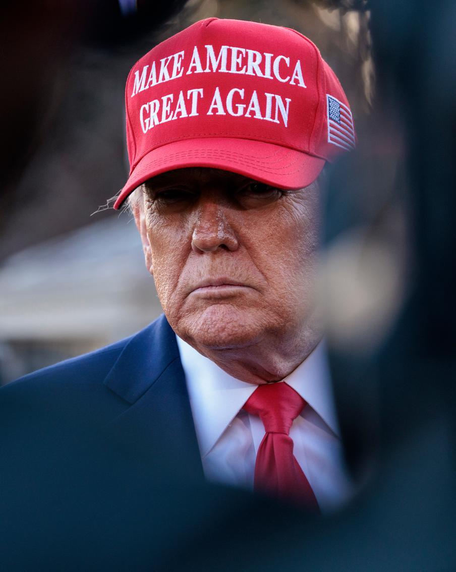 Дональд Трамп анонсировал скорое проведение ядерных испытаний в США. Американский президент рассказал о том, что власти США планируют в ближайшее время провести первые испытания ядерного оружия. Когда именно они состоятся, Трамп не уточнил