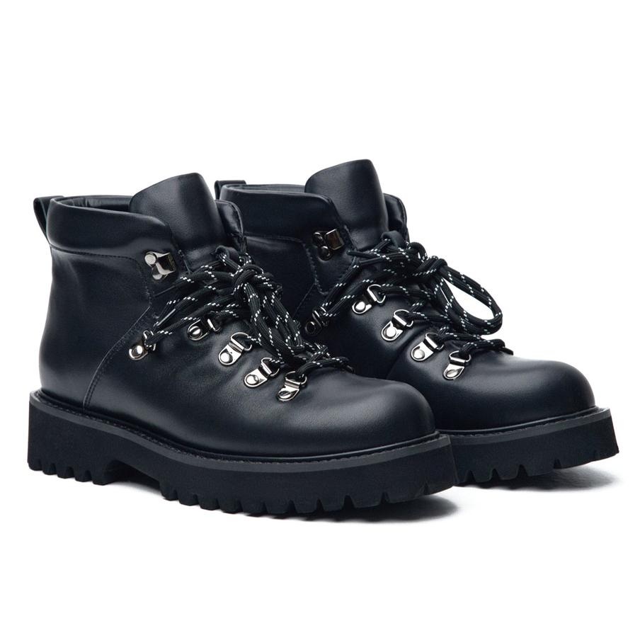 Ботинки-хайкеры из натуральной кожи Sela (10 999 ₽)