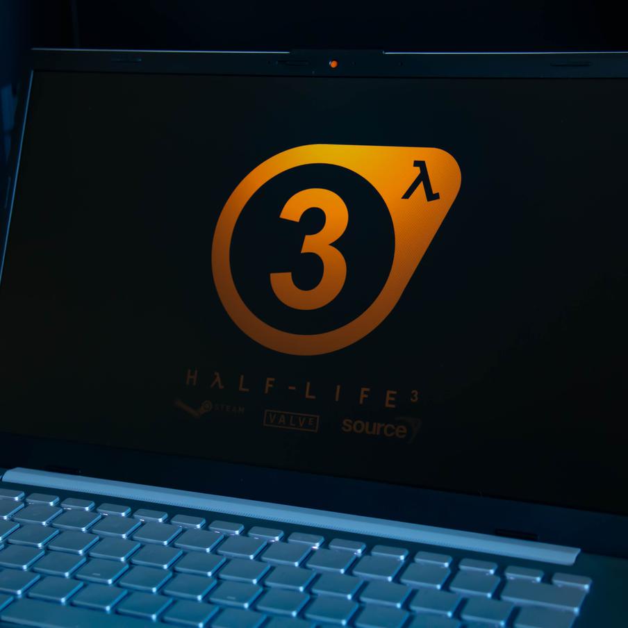 Инсайдеры сообщили о скором анонсе новой части игровой франшизы Half-Life. Американская компания Valve может анонсировать выход Half-Life 3 в ближайшие недели. Предыдущая номерная игра во франшизе вышла около 20 лет назад