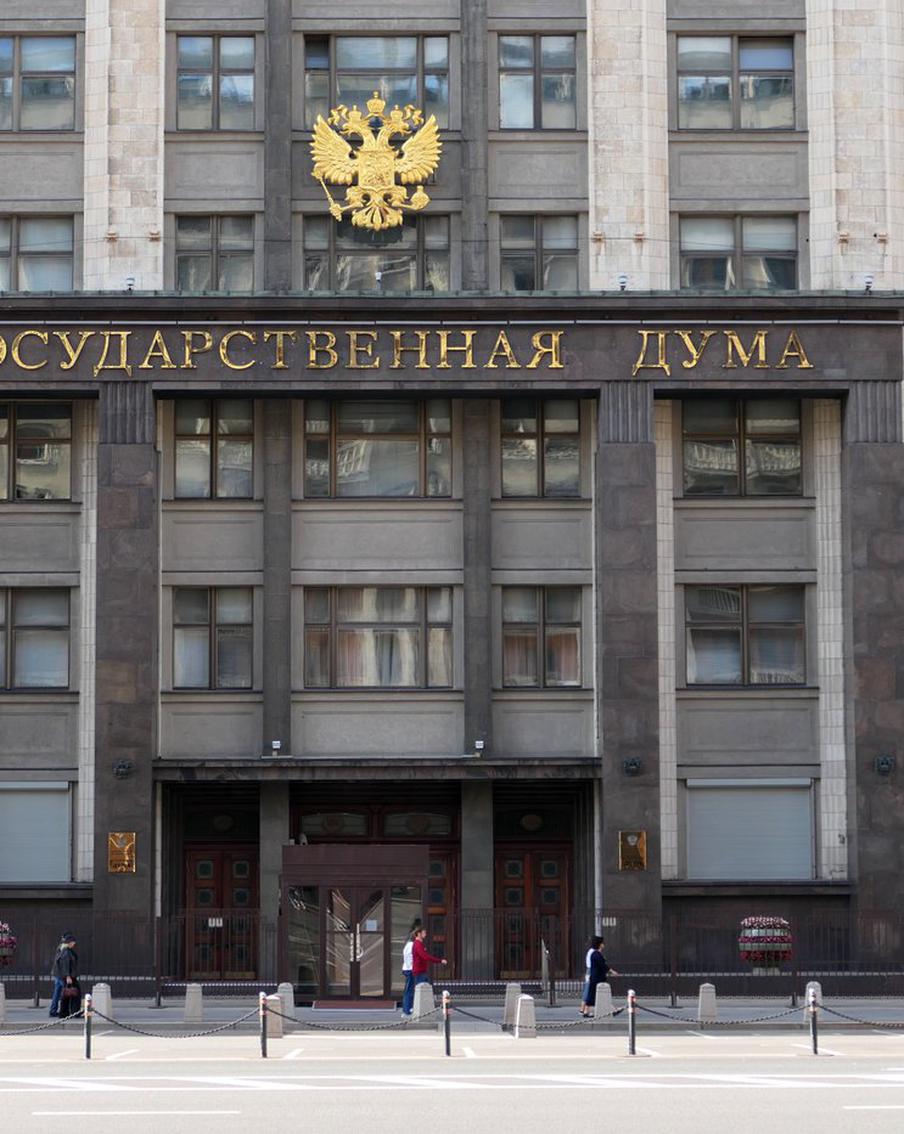 Россиянам предложили выходить на пенсию через 10 лет после пенсионного возраста. В случае если россияне продолжают работать ещё десять лет с момента достижения пенсионного возраста, их выплаты после ухода с работы кратно увеличиваются