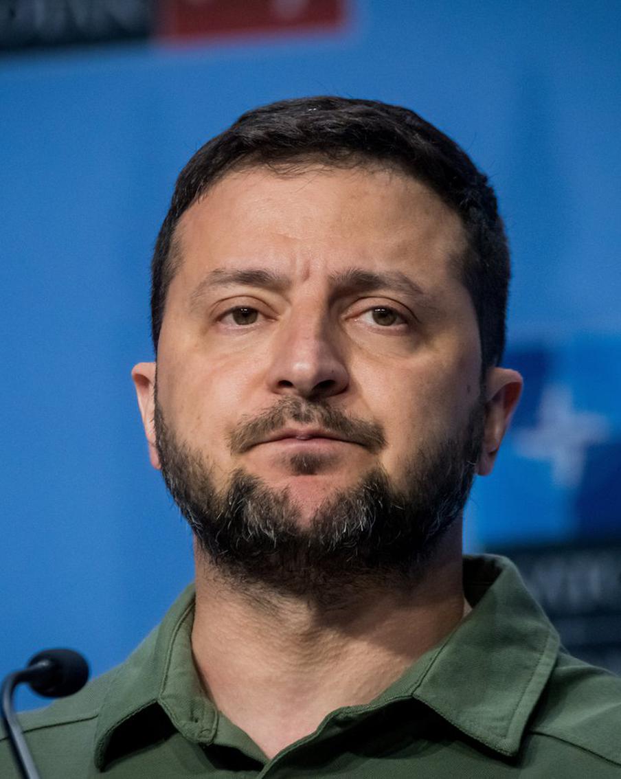 Зеленский: Украина договорилась о поставках газа из Греции. Президент Украины Владимир Зеленский объявил о заключении соглашения по импорту природного газа из Греции. Эта мера призвана компенсировать ожидаемые потери в добыче газа на территории страны в зимний период, которые были вызваны российскими ракетными ударами по энергетической инфраструктуре