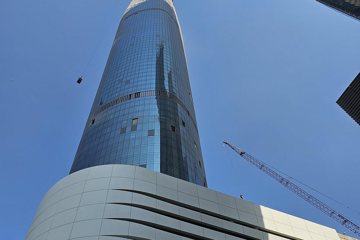 Самый высокий в мире отель открылся в Дубае, его высота более 370 метров