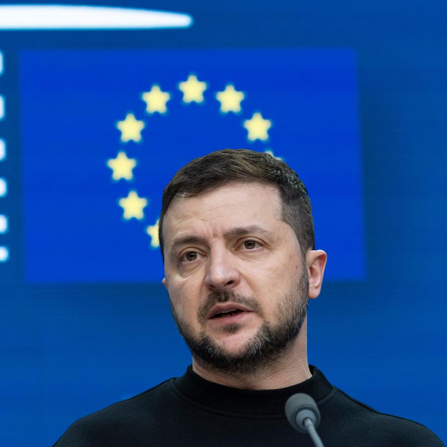 Украинский президент анонсировал новые договорённости с Европой по ПВО. Владимир Зеленский сообщил, что между Киевом и европейскими странами были достигнуты новые договорённости по патрулированию украинского воздушного пространства