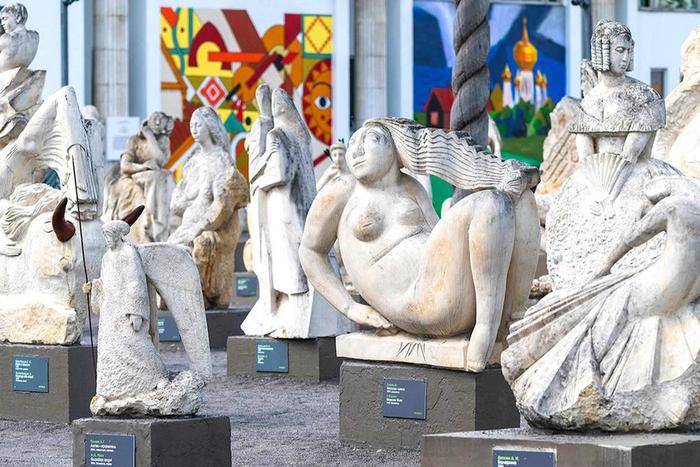 Более 80 скульптур из "Музеона" отправят на обследование и реставрацию