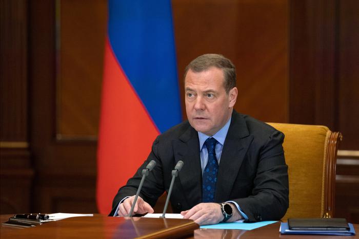 Медведев заявил о сроках окончания спецоперации, российская ПВО за неделю сбила 848 дронов Украины: хроника очередных событий украинского кризиса