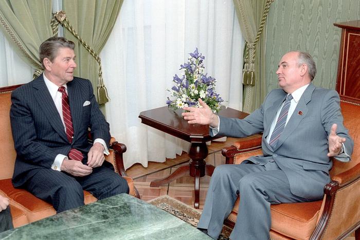 Горбачёв на встрече в Женеве поверг американцев в шок