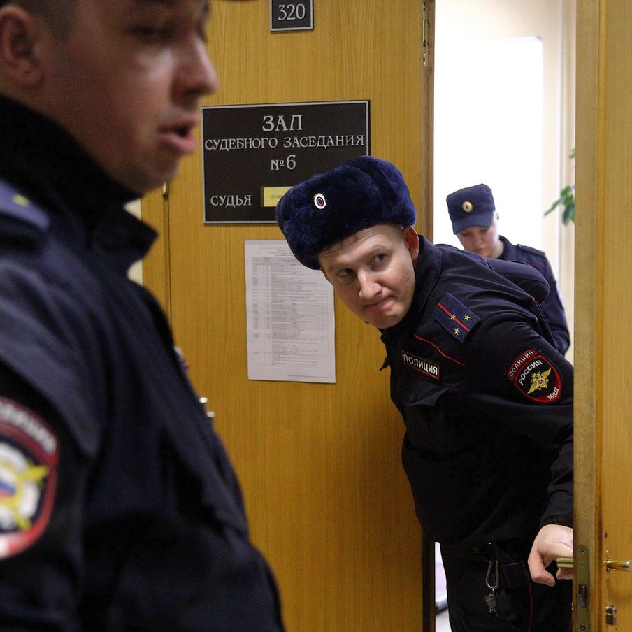 В Краснодарском крае суд оштрафовал мужчину на 2 тысячи за картинки с сатаной. В Краснодарском крае был привлечён к ответственности мужчина, который более десяти лет назад разместил в интернете изображения с символикой сатанизма. Эта религиозная группа, как и её символика, внесена в России в список террористических и экстремистских организаций