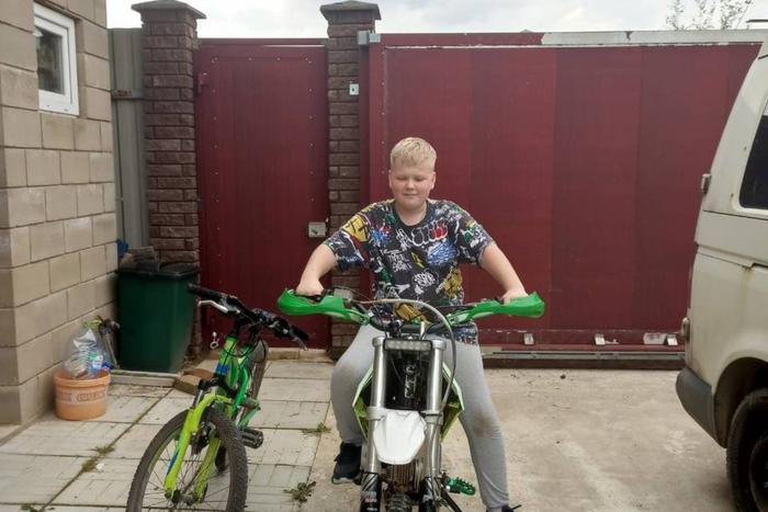 Московский школьник подарил бойцам СВО "военизированный" питбайк