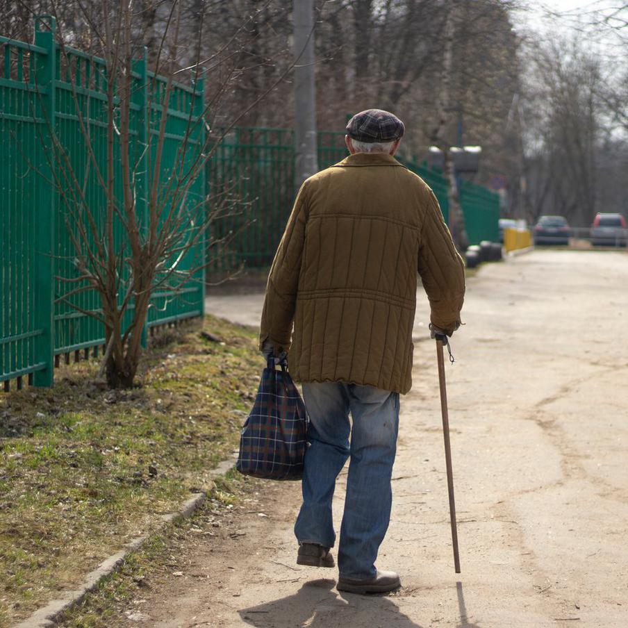 Володин: никто не собирается повышать пенсионный возраст в России. Председатель Государственной думы Вячеслав Володин решительно опроверг информацию о возможных планах повышения пенсионного возраста в нашей стране. Он объяснил, что некоторые средства массовой информации неправильно поняли слова депутата Государственной думы Светланы Бессараб о том, что размер пенсии может увеличиться, если выходить на пенсию позже