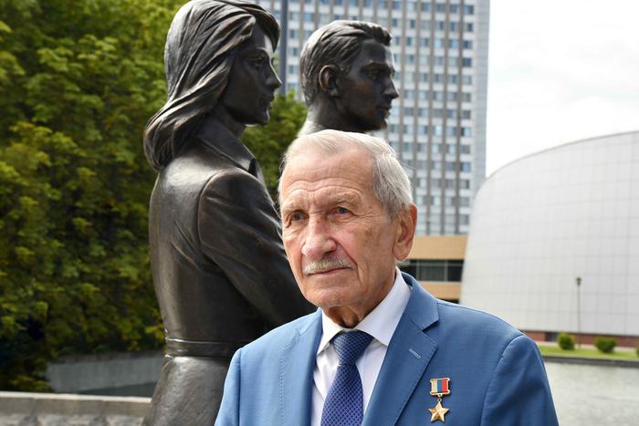 Как русский разведчик проник на базу НАТО и получил награду от Андропова