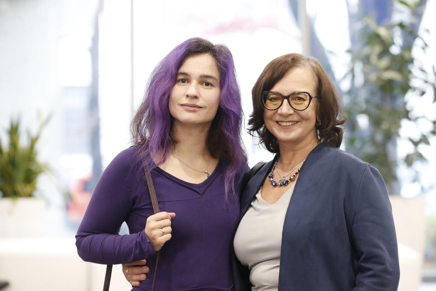 Дочь разведчика Екатерина (справа) и его внучка Юлия