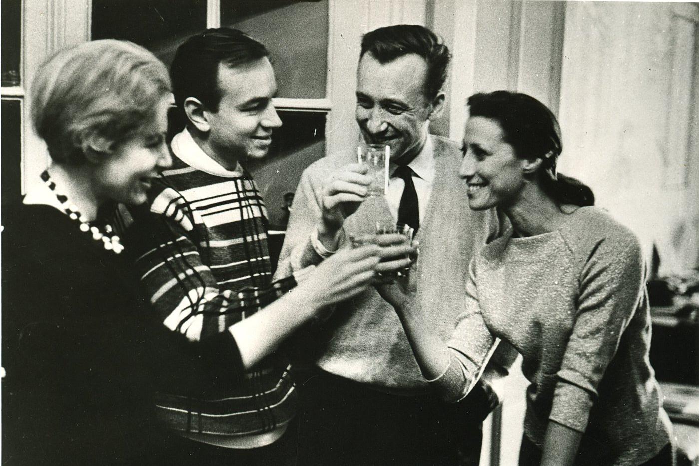 Слева направо: Зоя Богуславская, Андрей Вознесенский, Родион Щедрин, Майя Плисецкая.