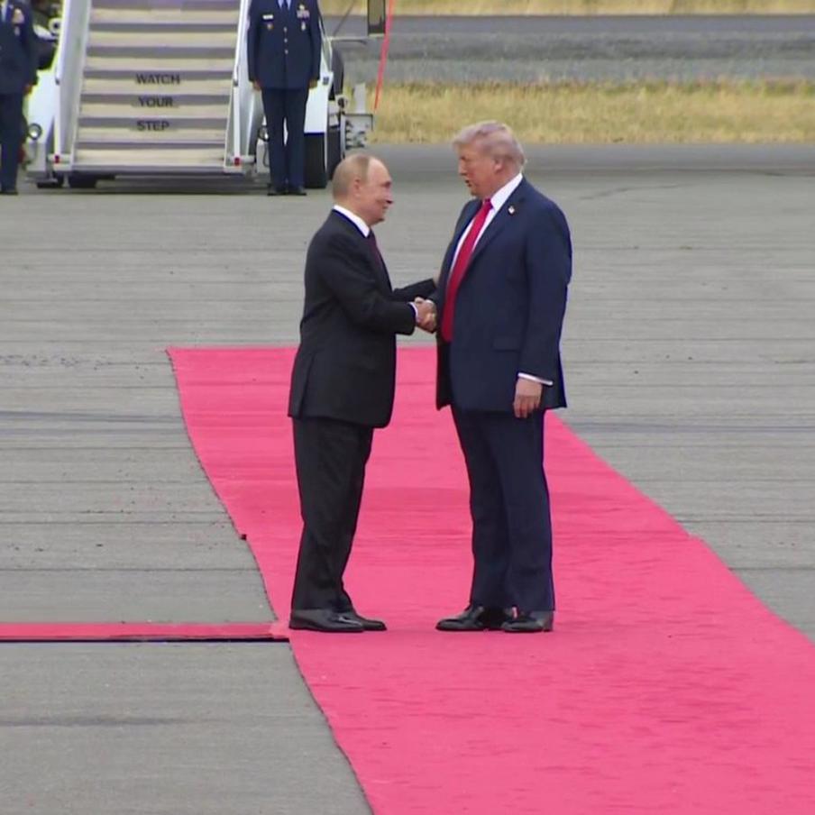 WSJ сообщила о совпадении плана Трампа с предложениями Путина по Украине. Американские СМИ отмечают, что подготовленный Вашингтоном проект урегулирования включает идеи, которые Россия озвучивала представителям США на прошлых встречах