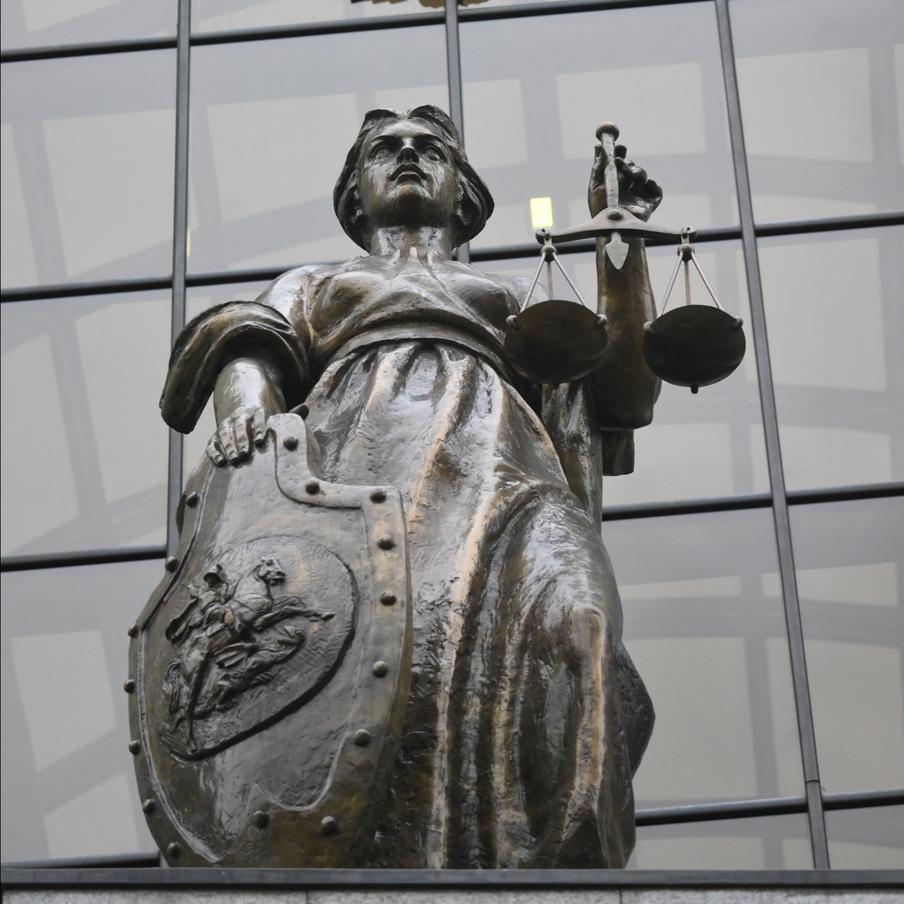 Дело выжившего в Охотском море Пичугина передано в Верховный суд России. Уголовное дело Михаила Пичугина, выжившего после двух месяцев дрейфа в Охотском море, направлено в Верховный суд РФ для определения территориальной подсудности и возможного рассмотрения в Бурятии