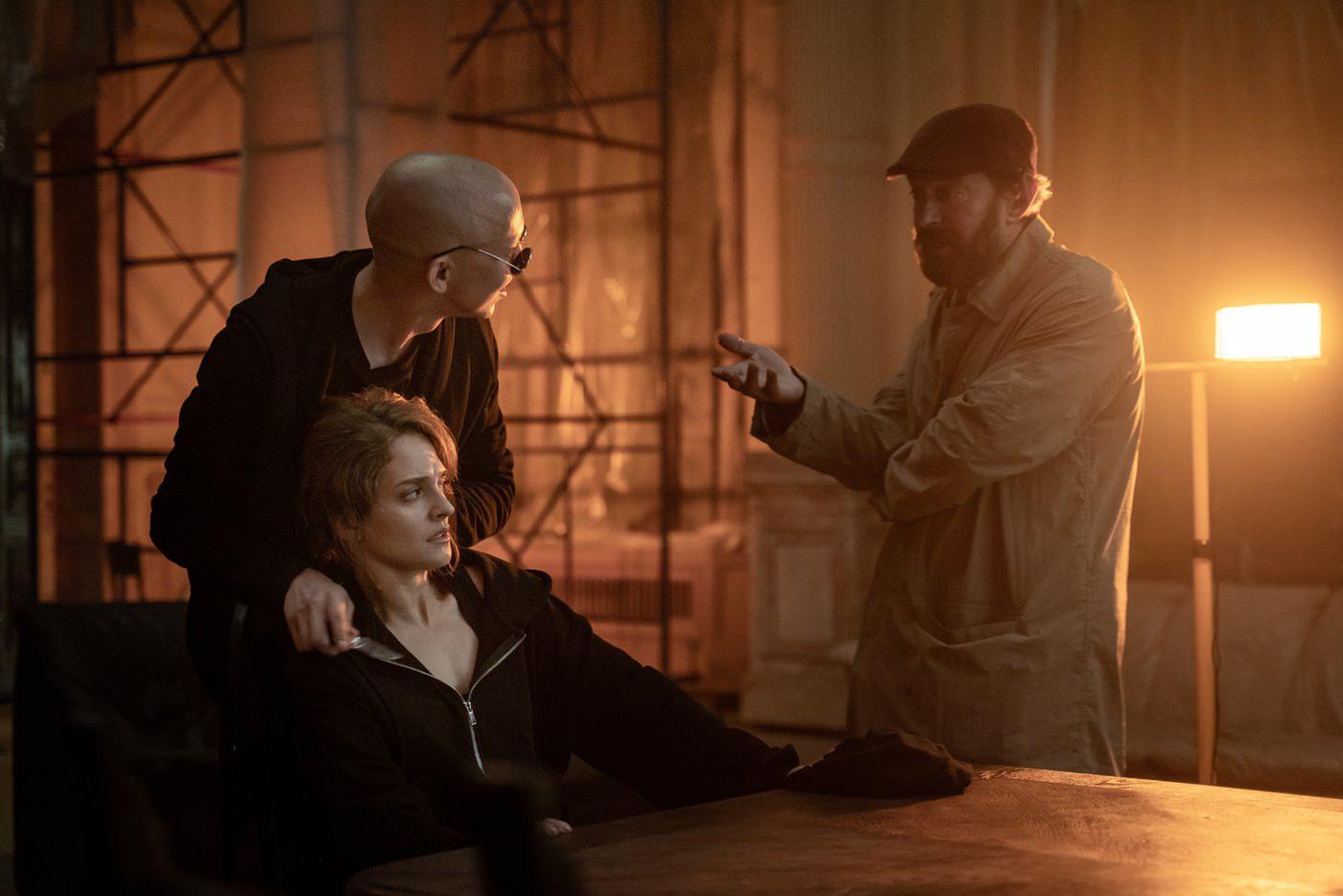 Анна Савранская (Бабочка), Лев Зулькарнаев (Кода) и Константин Хабенский (Родион Меглин) на съёмках третьего сезона сериала "Метод".