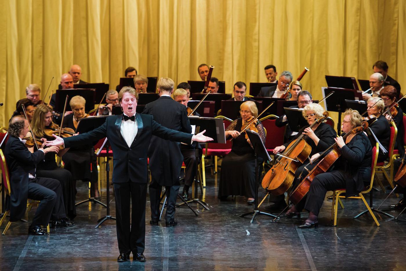 Солист Михайловского театра Борис Пинхасович. 