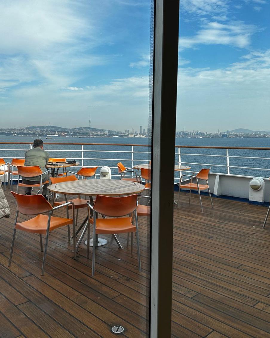 Почему круизный лайнер Astoria Grande не пустили в Стамбул и что происходило на борту, рассказали пассажиры