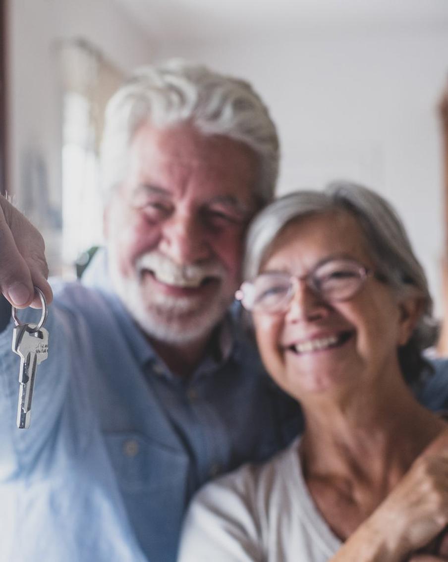 В Росреестре призвали изменить порядок возврата квартир из-за "бабушкиных схем". Из-за появления "бабушкиных схем" с продажей и возвратом квартир в Росреестре порекомендовали изменить механизм проведения операций с недвижимостью, особенно в вопросе, касающемся возврата денег