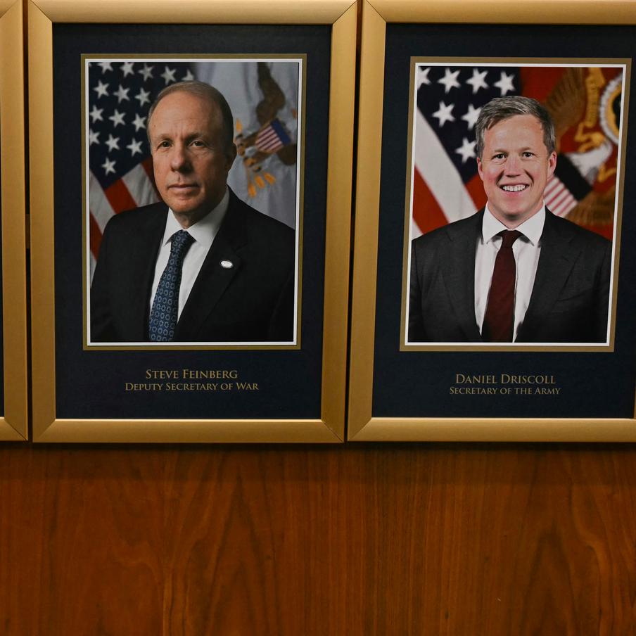 Президент США назначил друга Джей Ди Вэнса на пост спецпосланника по Украине. Американский лидер Дональд Трамп утвердил на посту спецпосланника США по Украине бывшего одноклассника вице-президента страны Дэниела Дрисколла. Ранее он был министром армии США