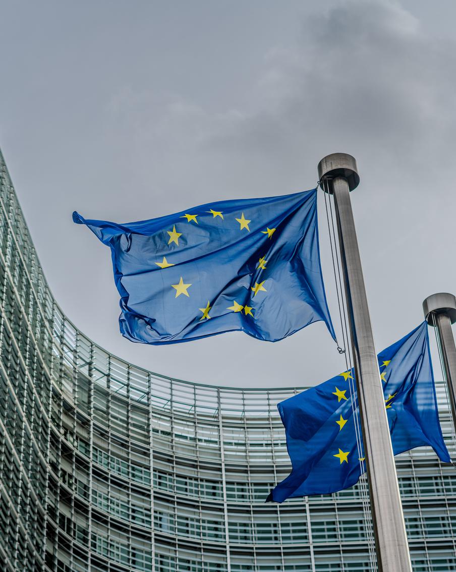 Европа потребует от США изменить минимум четыре пункта мирного плана по Украине. Европейских политиков не устраивают как минимум четыре пункта мирного плана Дональда Трампа по Украине. В ходе предстоящих консультаций с США представители ЕС будут требовать их изменения