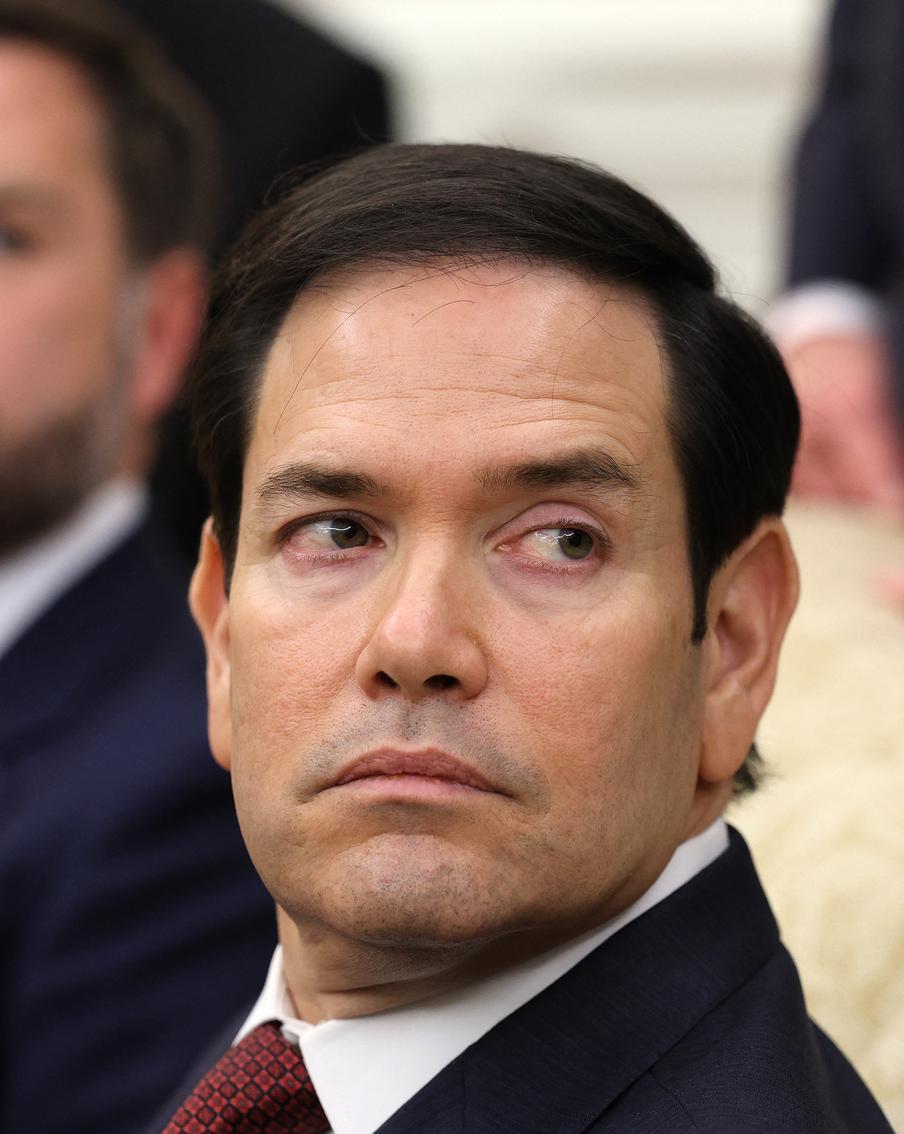 Американские власти могли не участвовать в разработке мирного плана по Украине. Администрация Дональда Трампа может быть непричастна к разработке мирного плана по Украине. Ранее его содержание было подвергнуто серьёзной критике со стороны Киева и Брюсселя