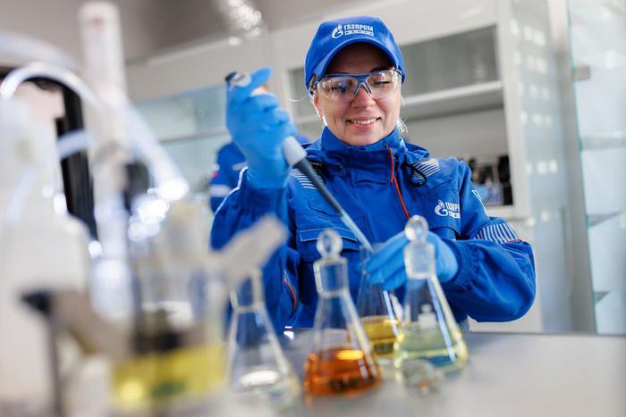 Продукция Московского НПЗ возглавила рейтинг конкурса "100 лучших товаров России". Жюри подтвердило высокое качество продукции завода