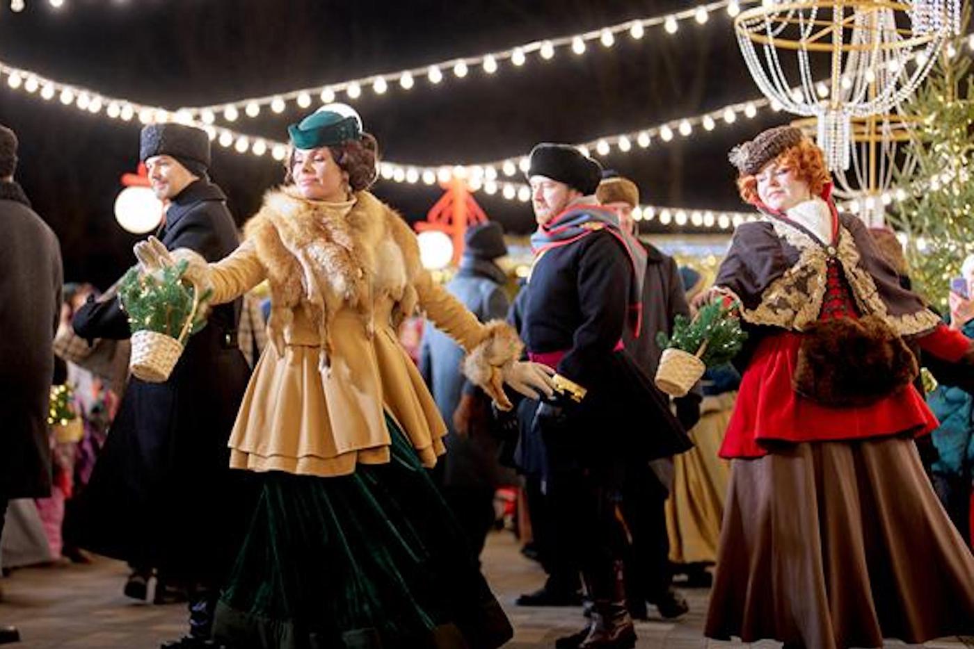 Дарим подарки и встаём на коньки: объявлена программа фестиваля "Зима в Москве"