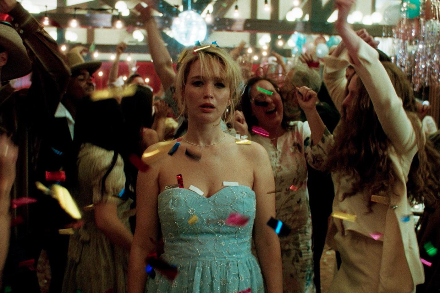 Гори всё конём: как пережить послеродовую депрессию и фильм "Умри, моя любовь"