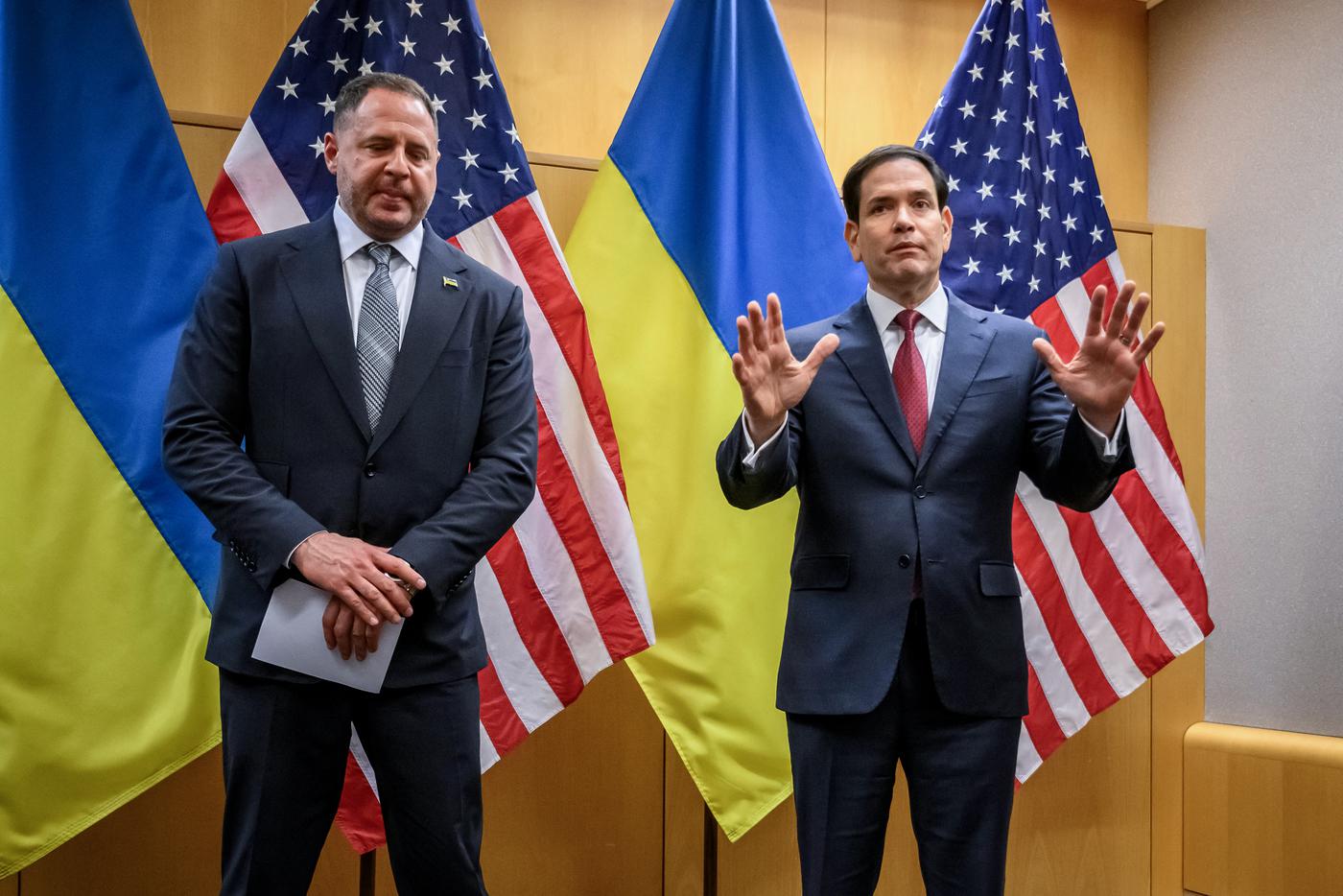 Возможность заключения мира по планам США или ЕС маловероятна