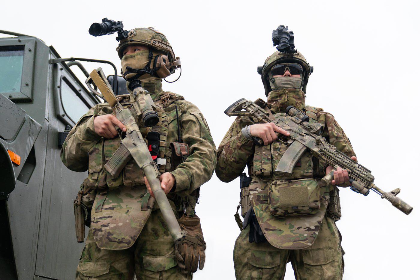 Столичные предприниматели обеспечивают военнослужащих сезонными вещами