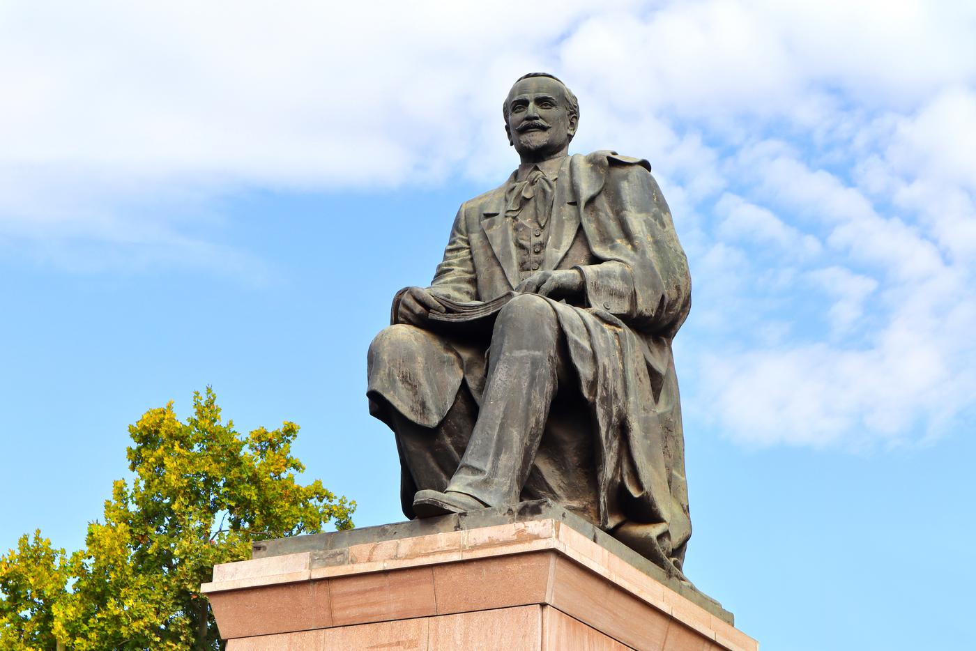 Афиша на 26 ноября: приобщаемся к миру армянской поэзии и слушаем кинофильм