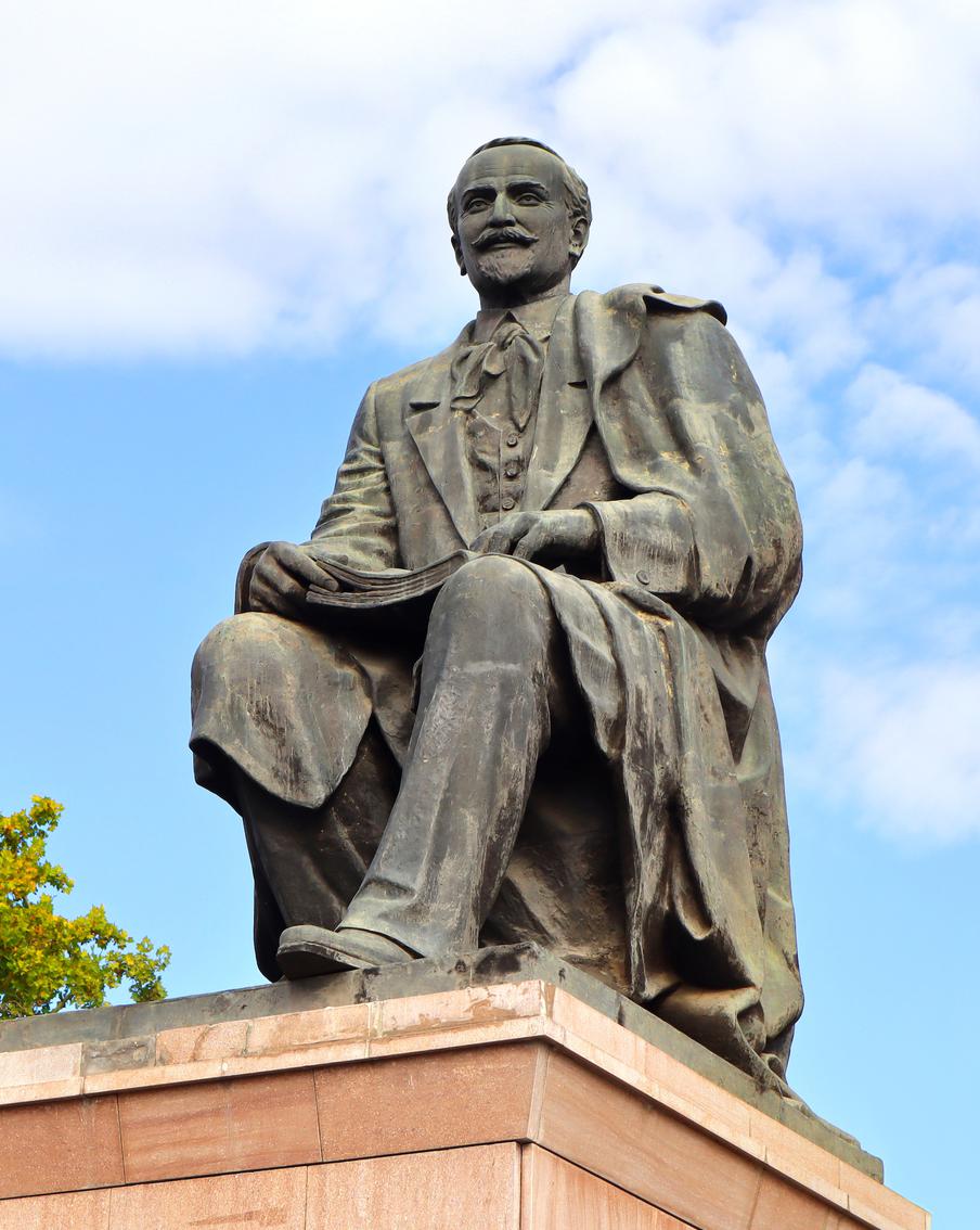 Афиша на 26 ноября: приобщаемся к миру армянской поэзии и слушаем кинофильм