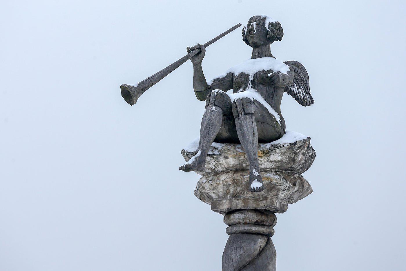 Скульптуры "Музеона" начали переносить из открытого экспонирования