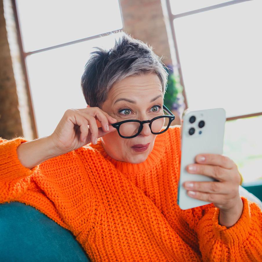 Россиянам объяснили, как быстро восстановить интернет после возвращения домой. Мобильные операторы вводят новые проверки для абонентов, чтобы подтвердить, что сим-картой пользуется человек, и предлагают простой алгоритм для возврата доступа к сети