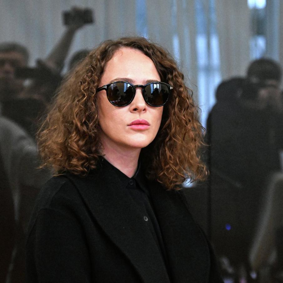 Ярмольник, Снигирь и Цыганов выступят в суде по делу Аглаи Тарасовой. В Домодедовском суде продолжается рассмотрение дела о контрабанде наркотиков в отношении актрисы Аглаи Тарасовой. В качестве свидетелей защиты выступят Леонид Ярмольник, Юлия Снигирь и Евгений Цыганов, которым предстоит охарактеризовать личность подсудимой