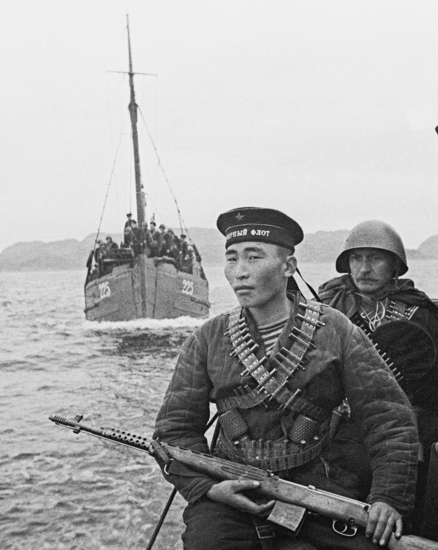 Морской пехоте России исполнилось 320 лет